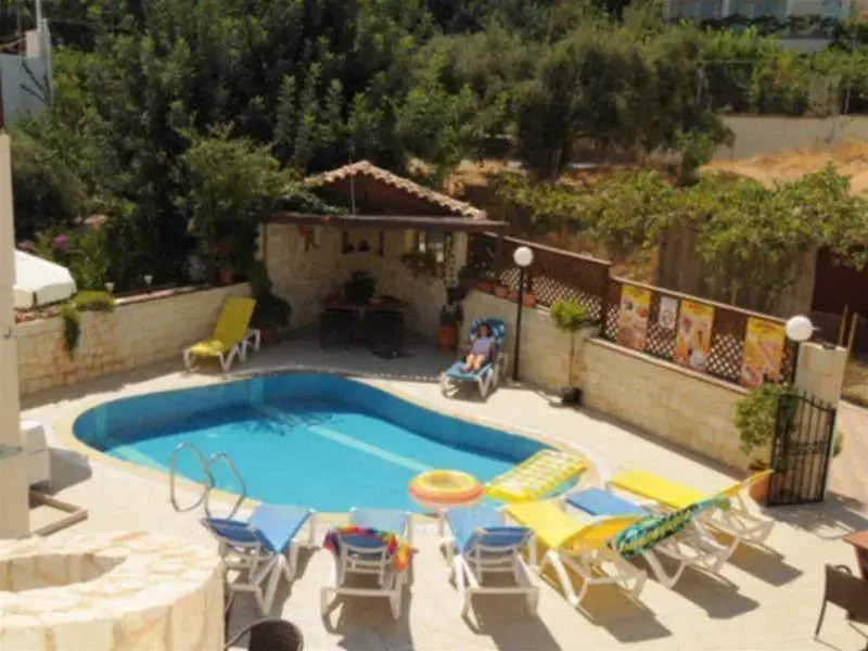 Matheos Apartments