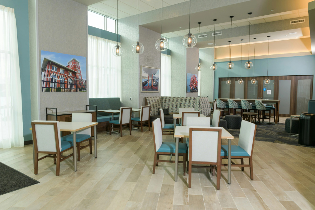 Hampton Inn & Suites Erie Bayfront