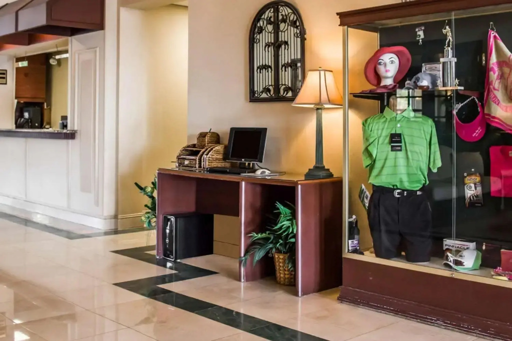 Quality Inn and Suites Golf Resort