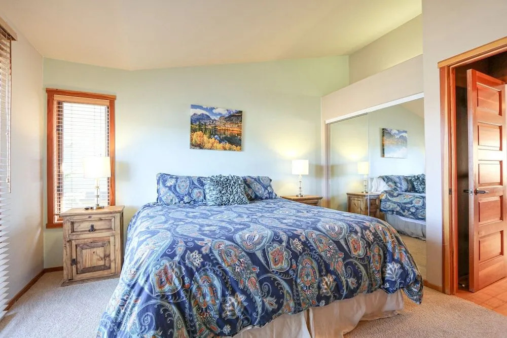 Snowcreek 967 3 Bedrooms 3 Bathrooms Townhouse