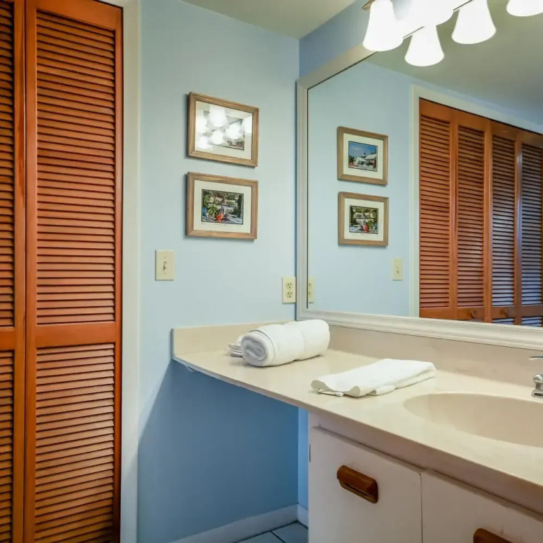 Sc162 Beautifully Updated 3 2 Corner Close to Pool Beach Access