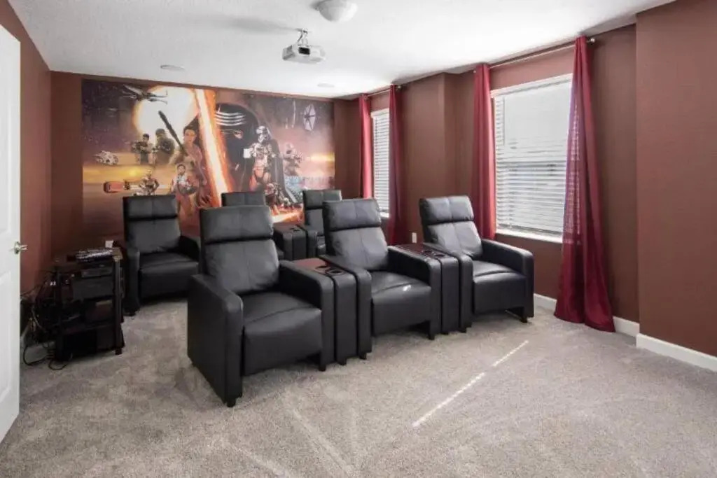 Vila 8 Bedrooms 5 bathrooms and theater room, golf course view