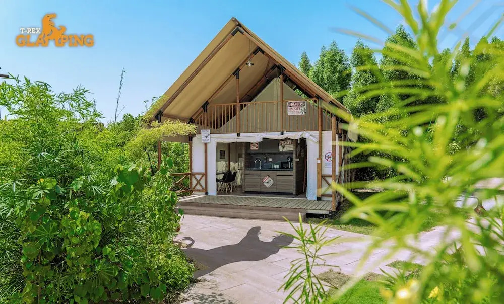 T-Rex Glamping, Dubai Parks and Resorts