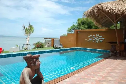 Villa Goldenmoon Beachfront Piscine