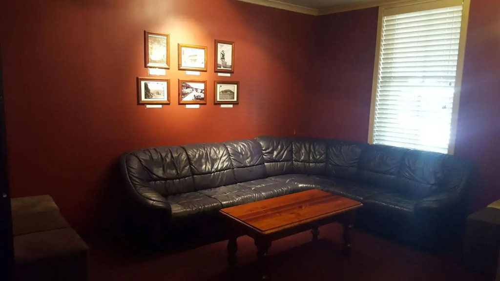 Wisemans Inn Hotel