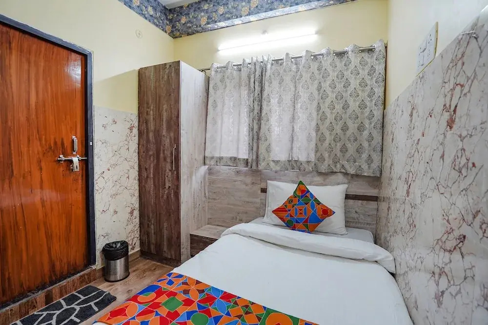 Rs Residency by OYO Rooms