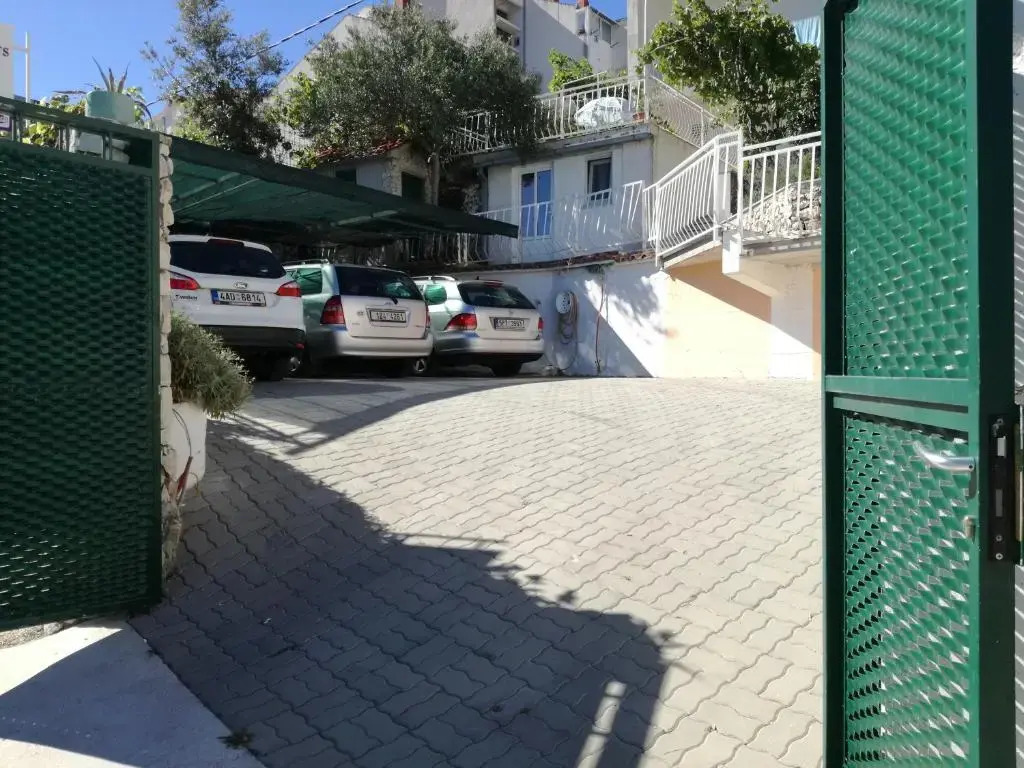 Apartments Dragan