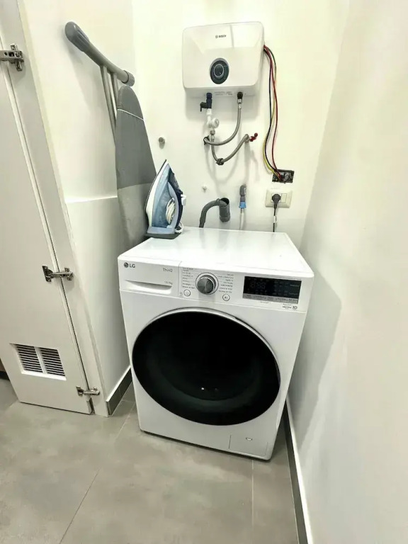 Modern 1BR on J Prado Board San Isidro