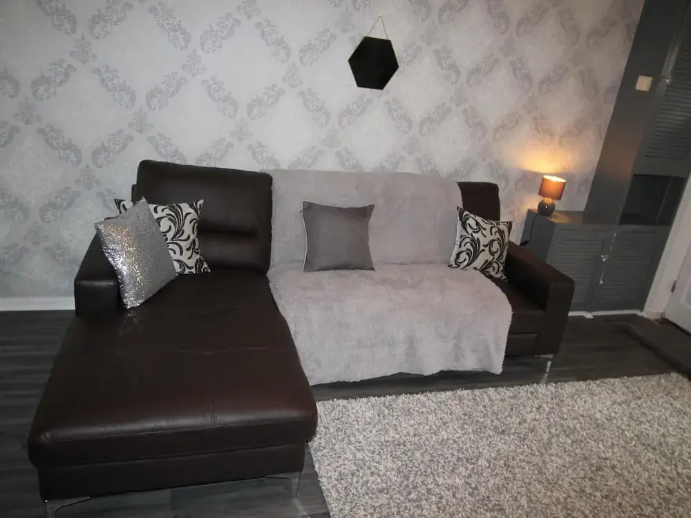 Holgate Close 3 Bedroom House by Cardiff Holiday Homes