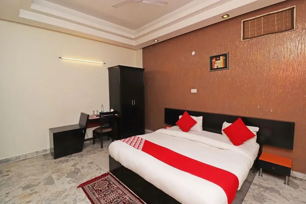 OYO 29008 Mannat Residency Hotel