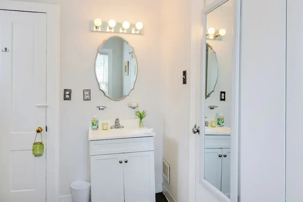 5 Blocks to Beach: Apt w/ Balcony in Ocean Grove!