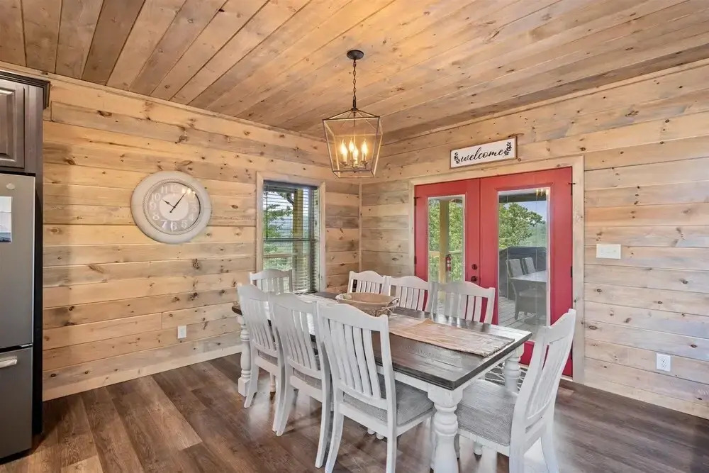 Victoria's Secrets 5 Bedroom Cabin by RedAwning