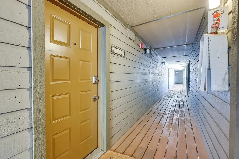 Ski-in/ski-out Top-floor Condo at Granby Ranch!