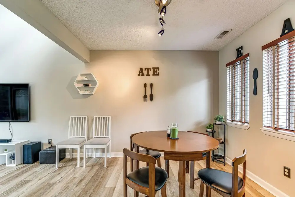 Pet-friendly Raleigh Townhome Near Medical Centers