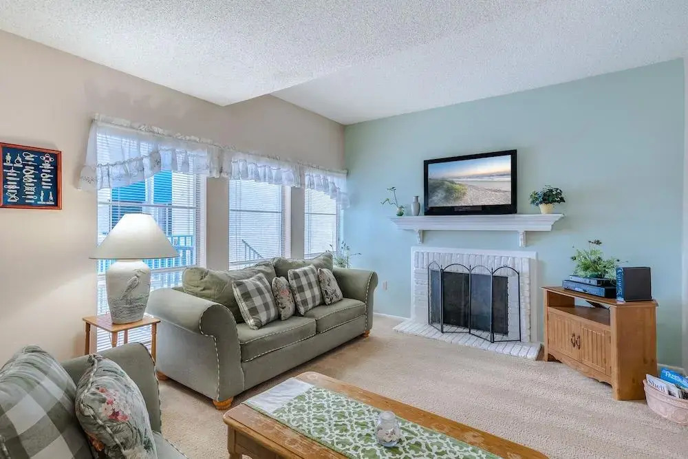 Madeira Beach Yacht Club 215F by Distinctive Beach Rentals