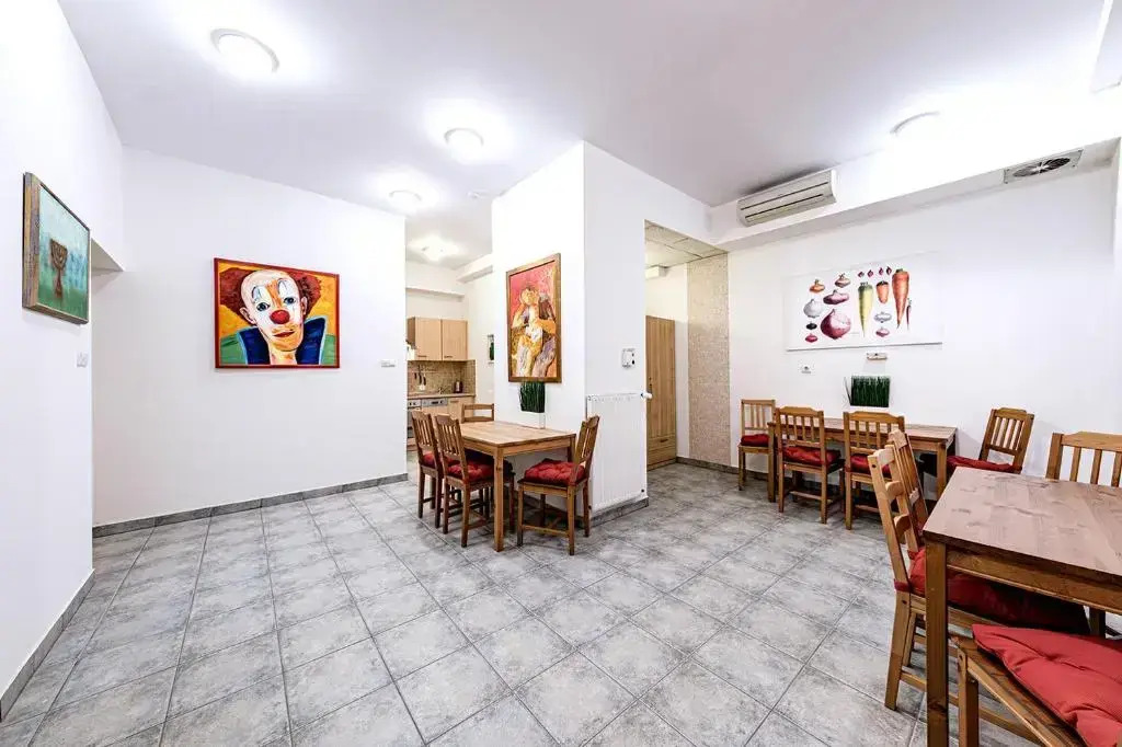Gozsdu Spacious Apartment