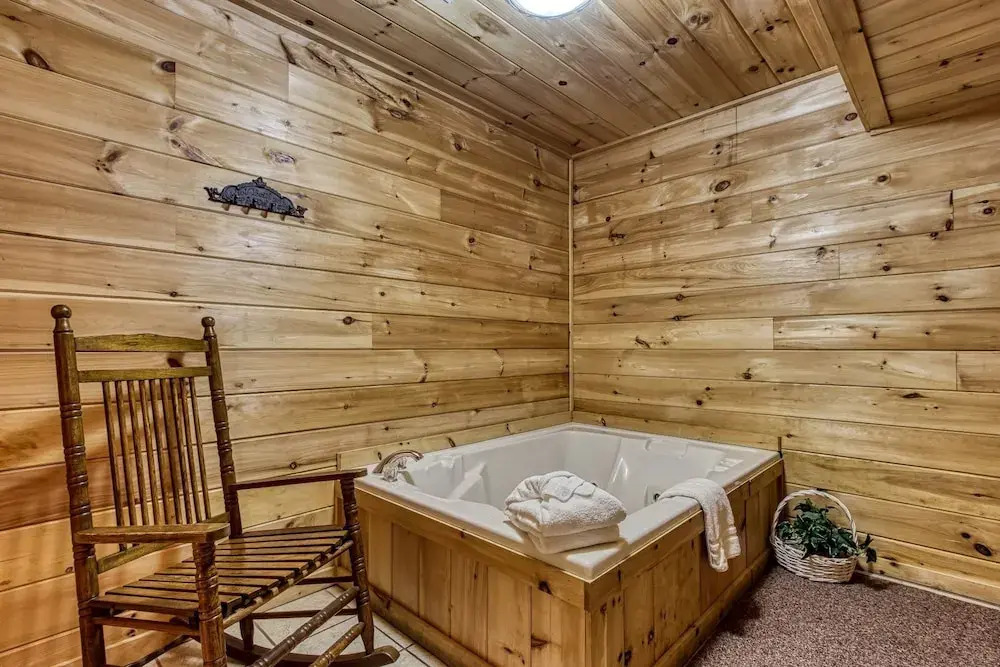Mystic Mountain - Great Location! Close To All The Action! 2 Bedroom Cabin by RedAwning