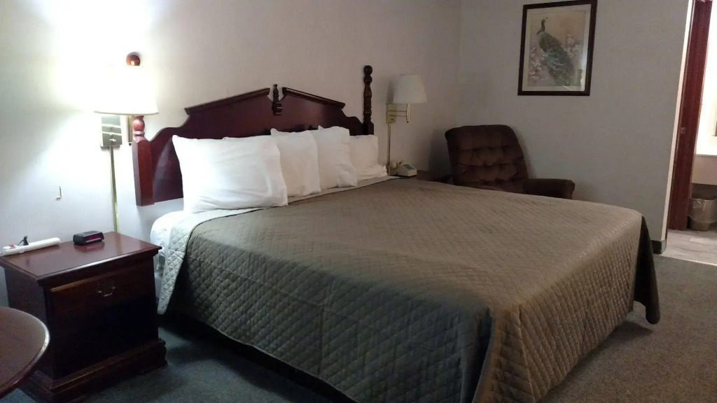 Evergreen Inn