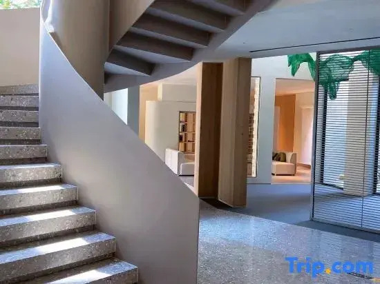 Xianju Chun and Qingxi Homestay