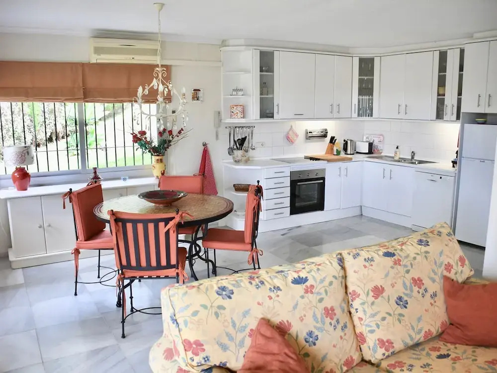 Superb Villa in Elviria With Swimming Pool
