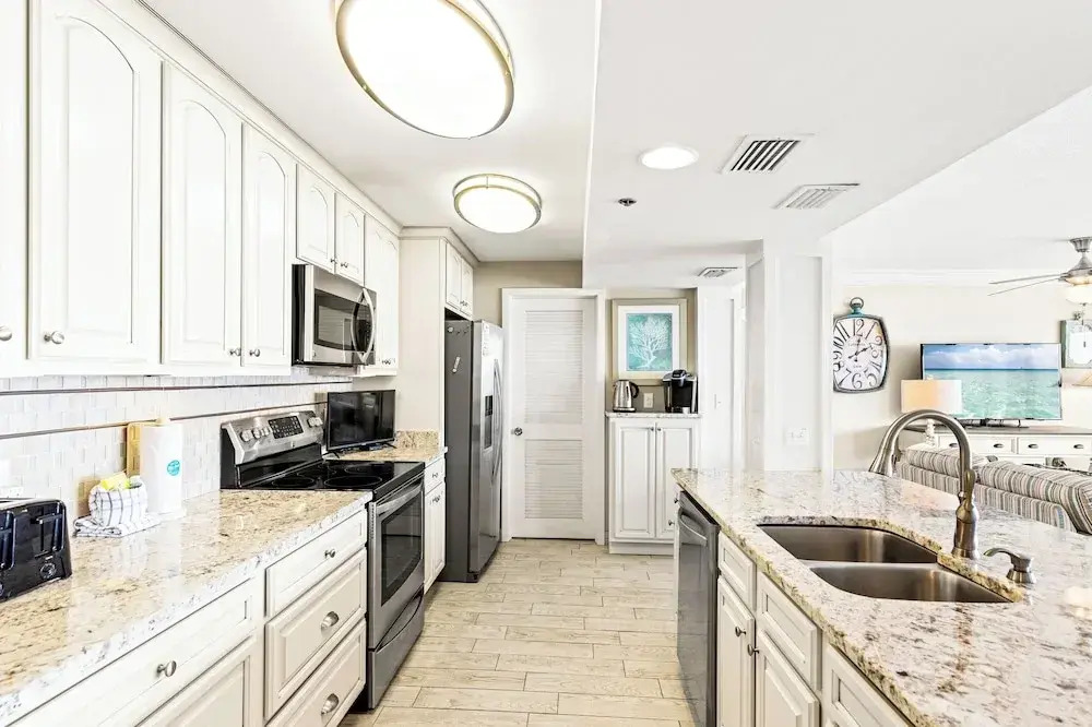 Sunset Hideaway! 3BR 3BA Sleeps 10! Beachfront! Seasonal Beach Chairs!