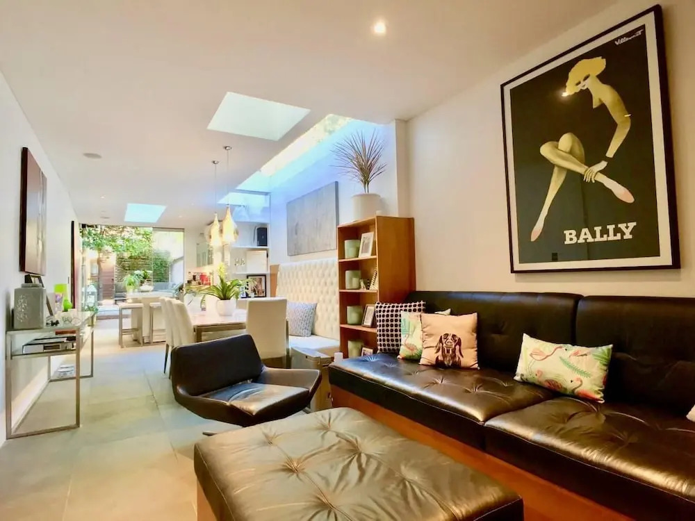 3 Storey Home Close Walk To Fox Studios SCG & City