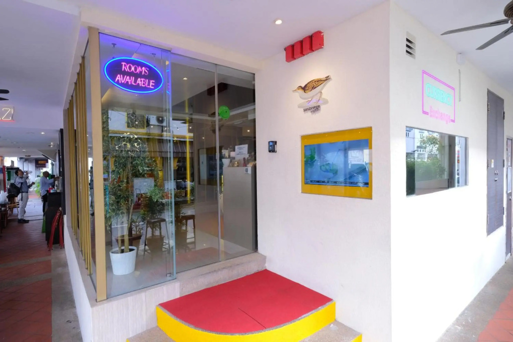 Single or Twin No Window Room With Sharing Bathroom and Toilet in Sandpiper Hotel