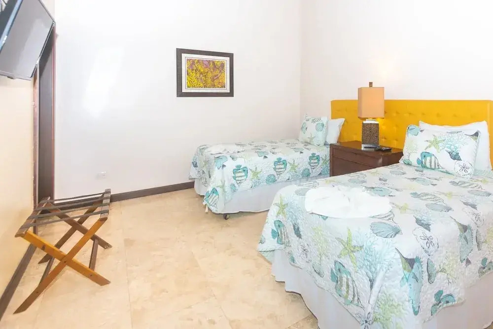 Pristine Bay Beach Home 104