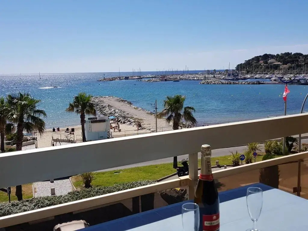 Appartement Cavalaire-sur-Mer, 1 pièce, 4 personnes - FR-1-100-184