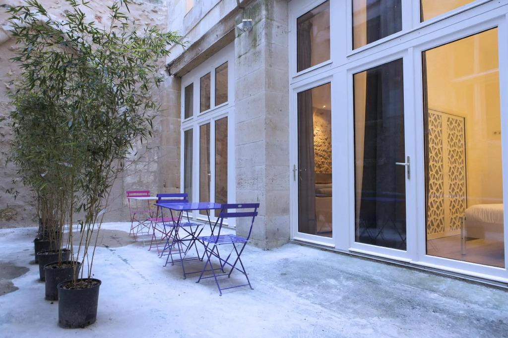 Ausone Beautiful loft apartment in historical center + terrace and parking
