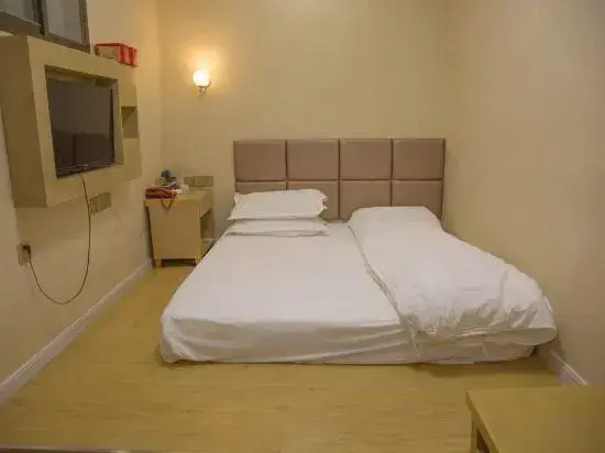 Hakka Business Hotel (Lanzhou Zhongchuan Airport Rainbow City)