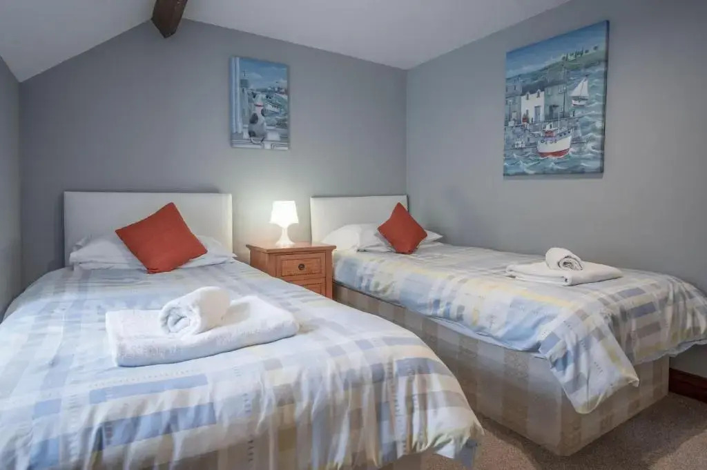 Rose Coach House - 3 Bedroom Cottage - Pendine