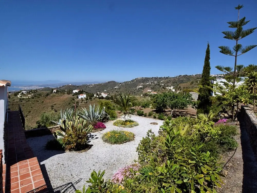 Villa in Sayalonga with Private Pool