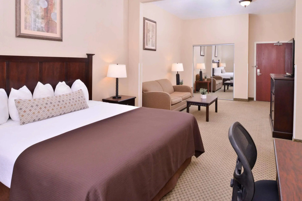 Best Western Plus Frontier Inn