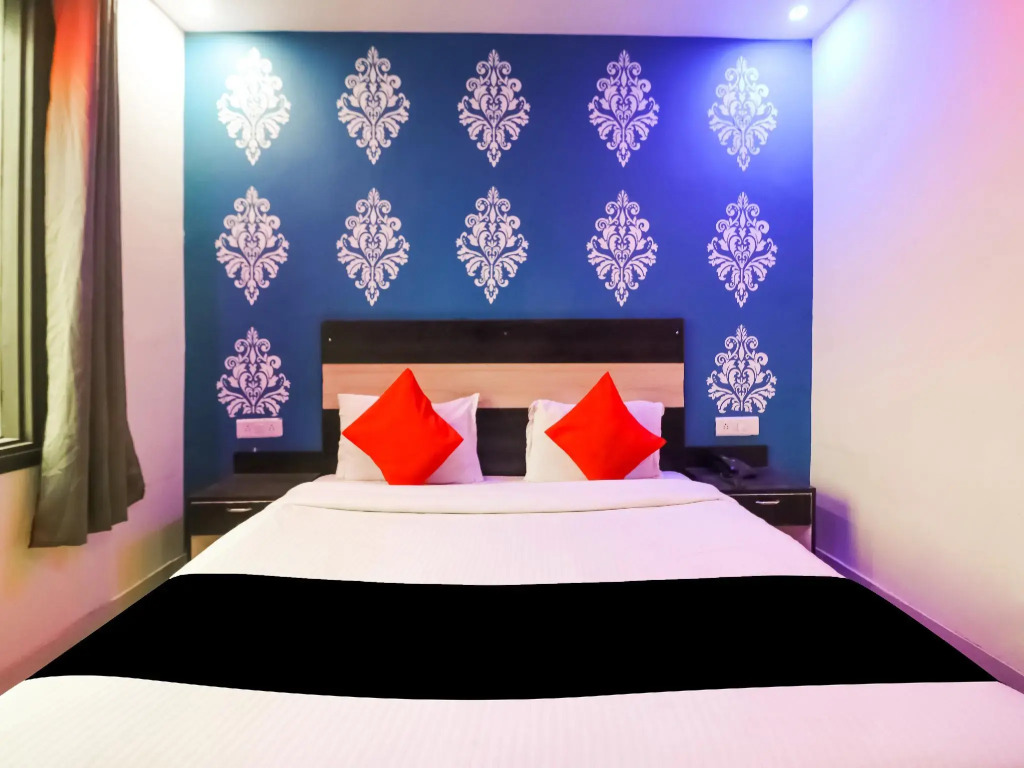 Hotel The Castle by OYO Rooms