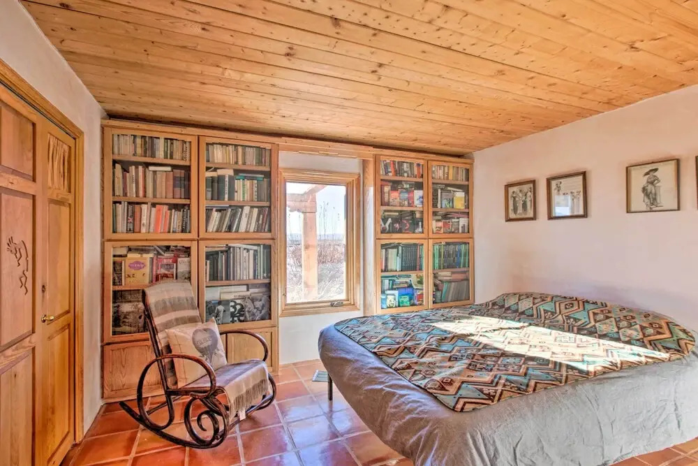 Southwest Home w/ 360-degree Mtn View, Ski Nearby!