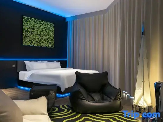 Waod Super E-Sports Hotel (Wuhan Guanggu Plaza)
