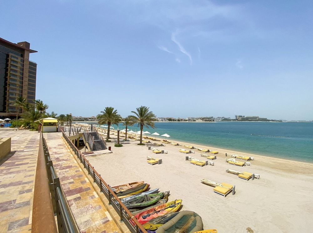Modern beachfront 1BR apartment