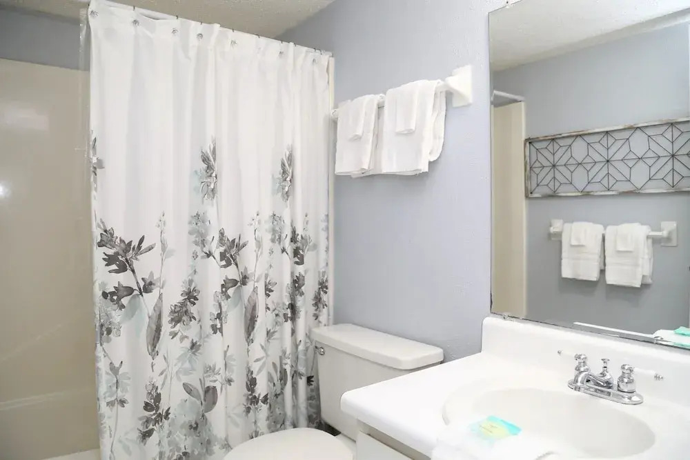 Harbor House B17 2 Bedrooms 2 Bathrooms Condo
