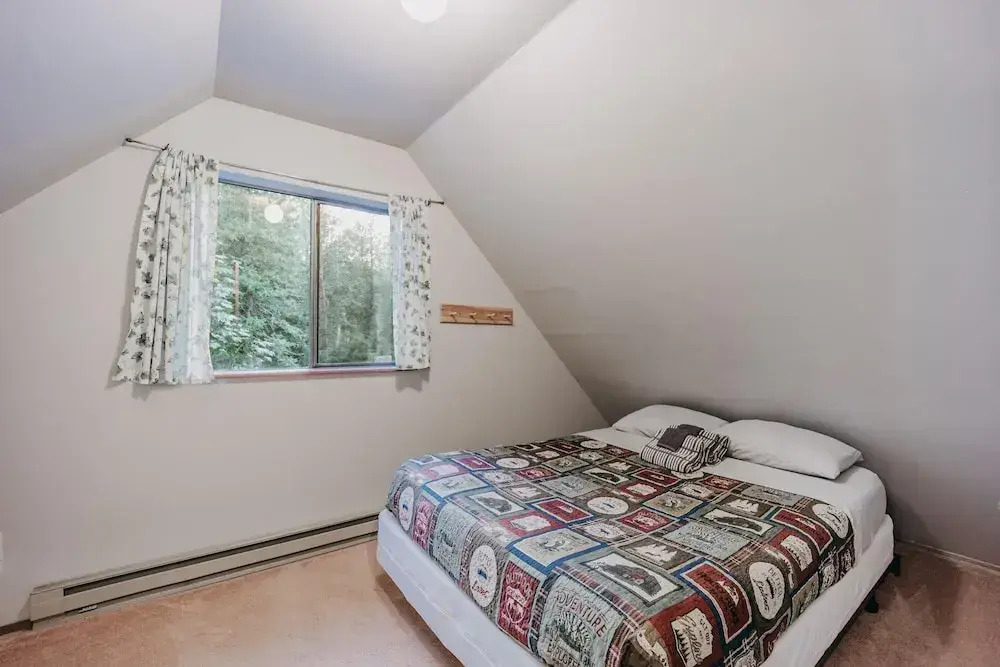 Mt Baker Lodging - Cabin 67 - Private 2-story Cabin With a Private hot tub
