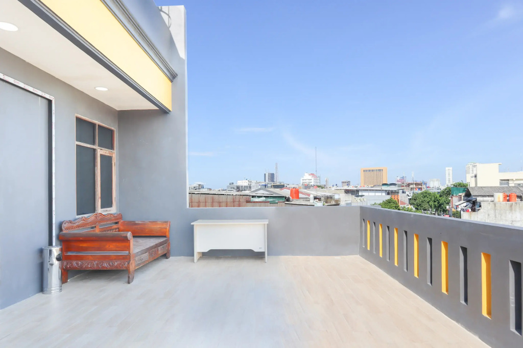 OYO 2308 Seven Season Residence