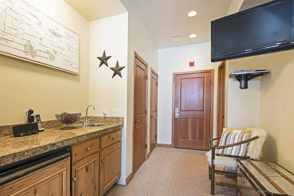 Lift Lodge Condo