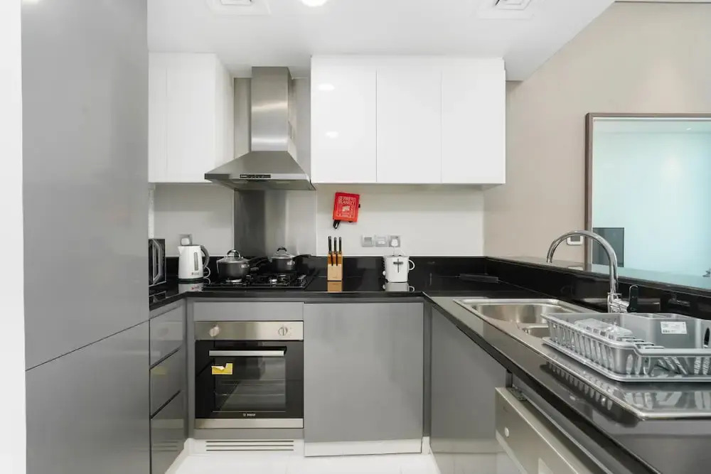 SuperHost - Breathtaking Canal Views From this Cozy Apartment