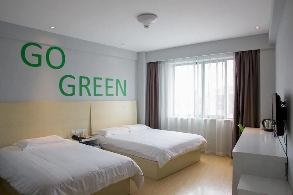 Motel 168 Shanghai Nanhui Huinan Subway Station