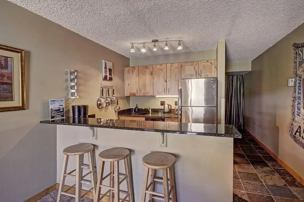 Amazing Ski in-out Condo With Mountain Views - FP114 by RedAwning