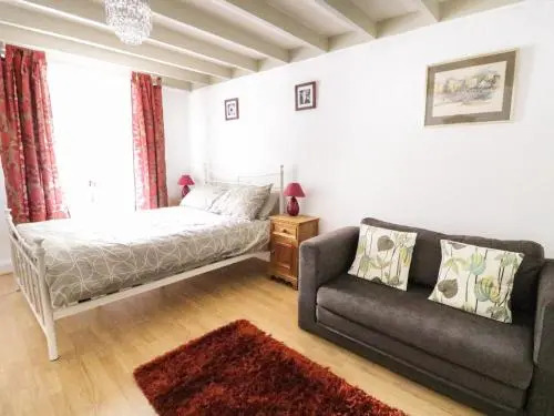 Swan Cottage