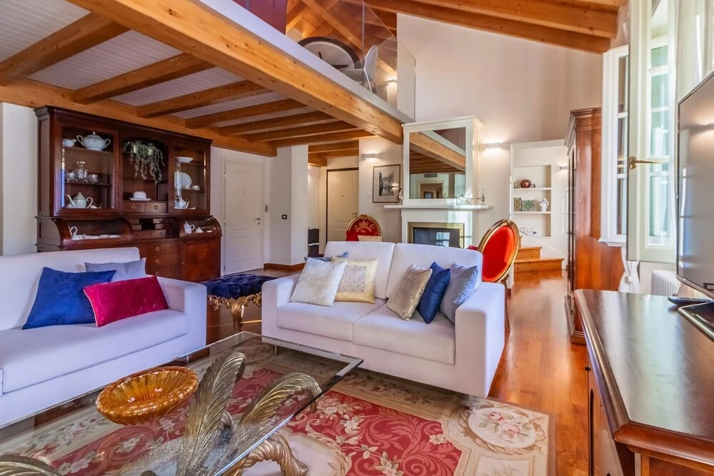 Easy Welcome Aglaia Luxury Lake View Apartment