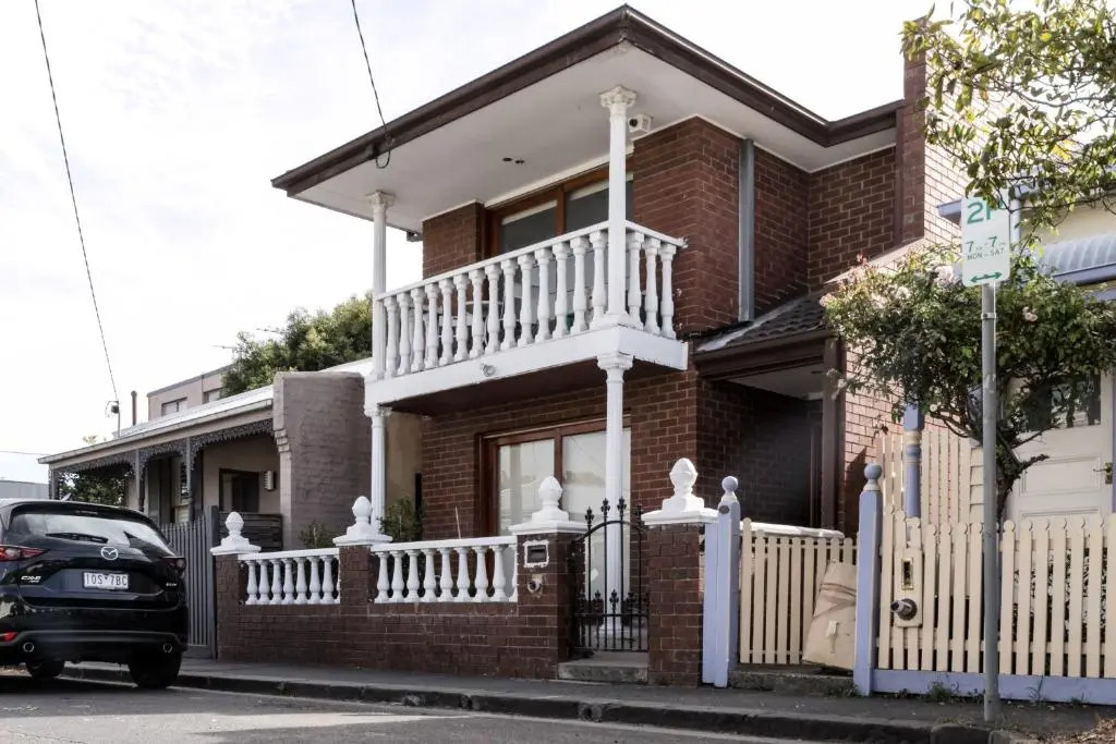 4BR Richmond townhouse - Free WIFI-Parking-Netflix