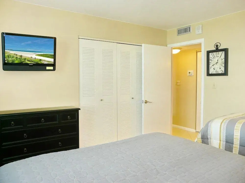 Stylish Beachfront Condo With Pool and Ocean Views