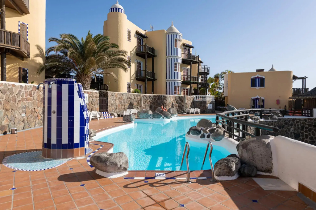 Altamar  52 with balcony&pool By CanariasGetaway